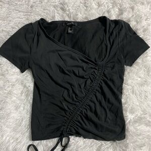 Super cute black crop top !